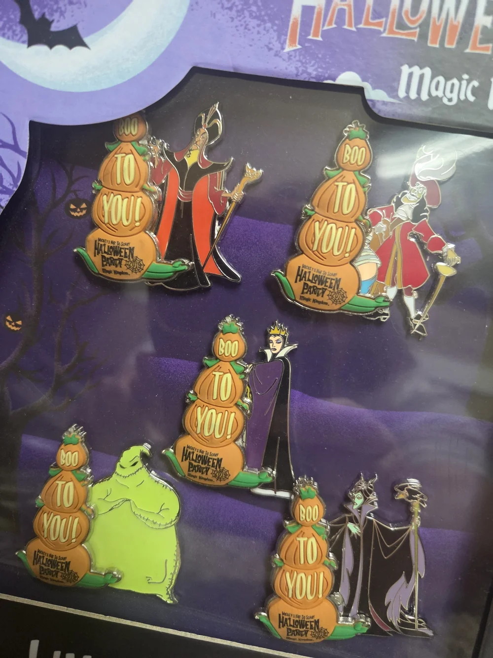 New In Box Disney Parks Official Halloween Party Pin Set Limited Edition 2019 - Picture 3 of 4